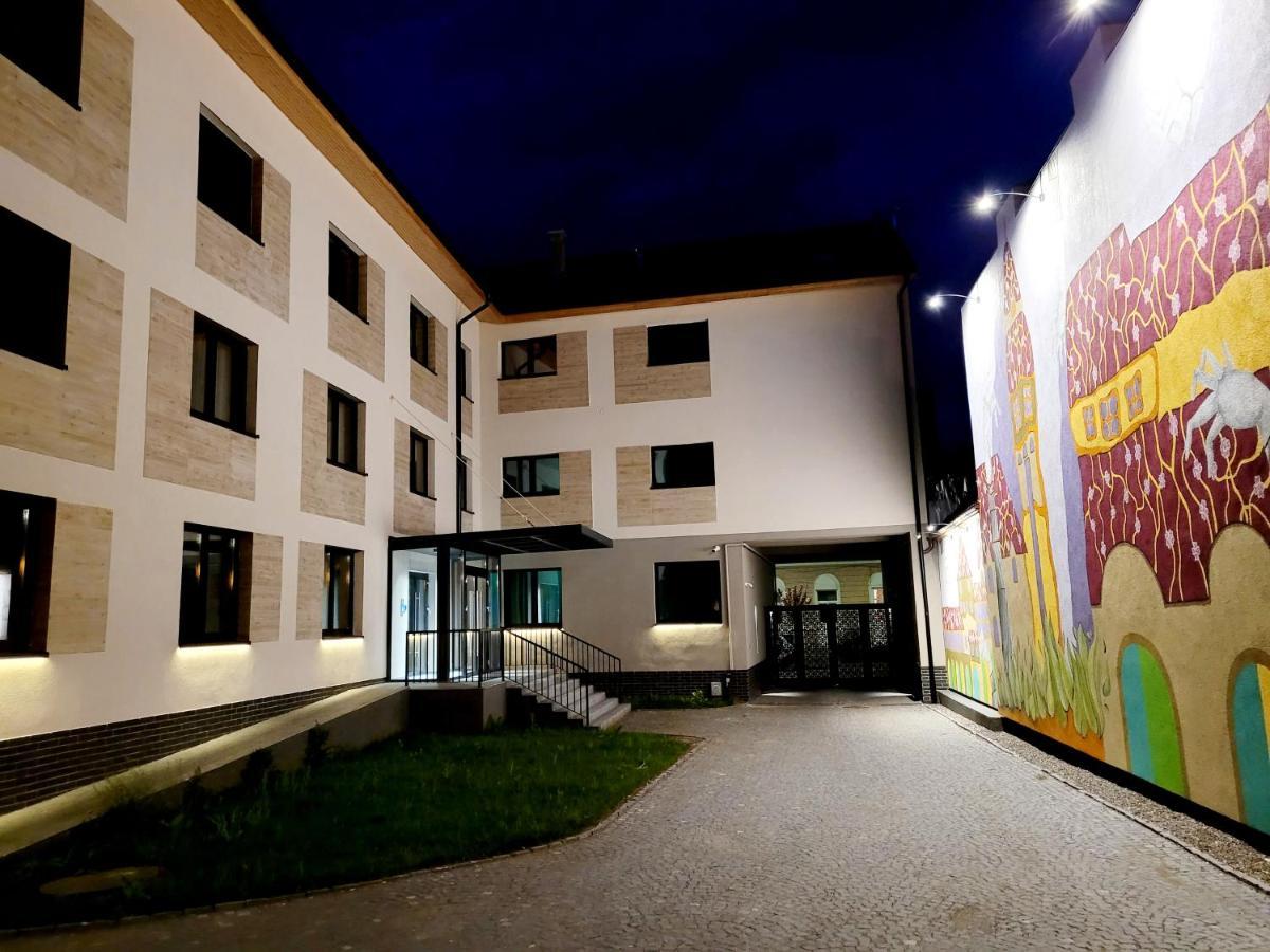 H11 Downtown Apartments Târgu-Mureş Esterno foto